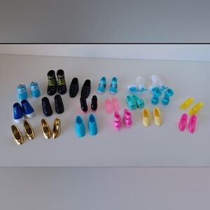 Vintage Barbie Shoes Set Of 18